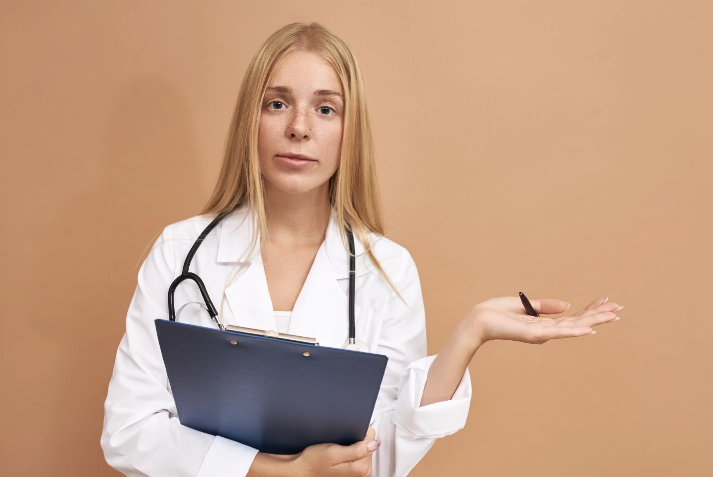 Почему обучение нутрициологии в лицензированной медицинской академии открывает карьерные перспективы и вызывает доверие клиентов